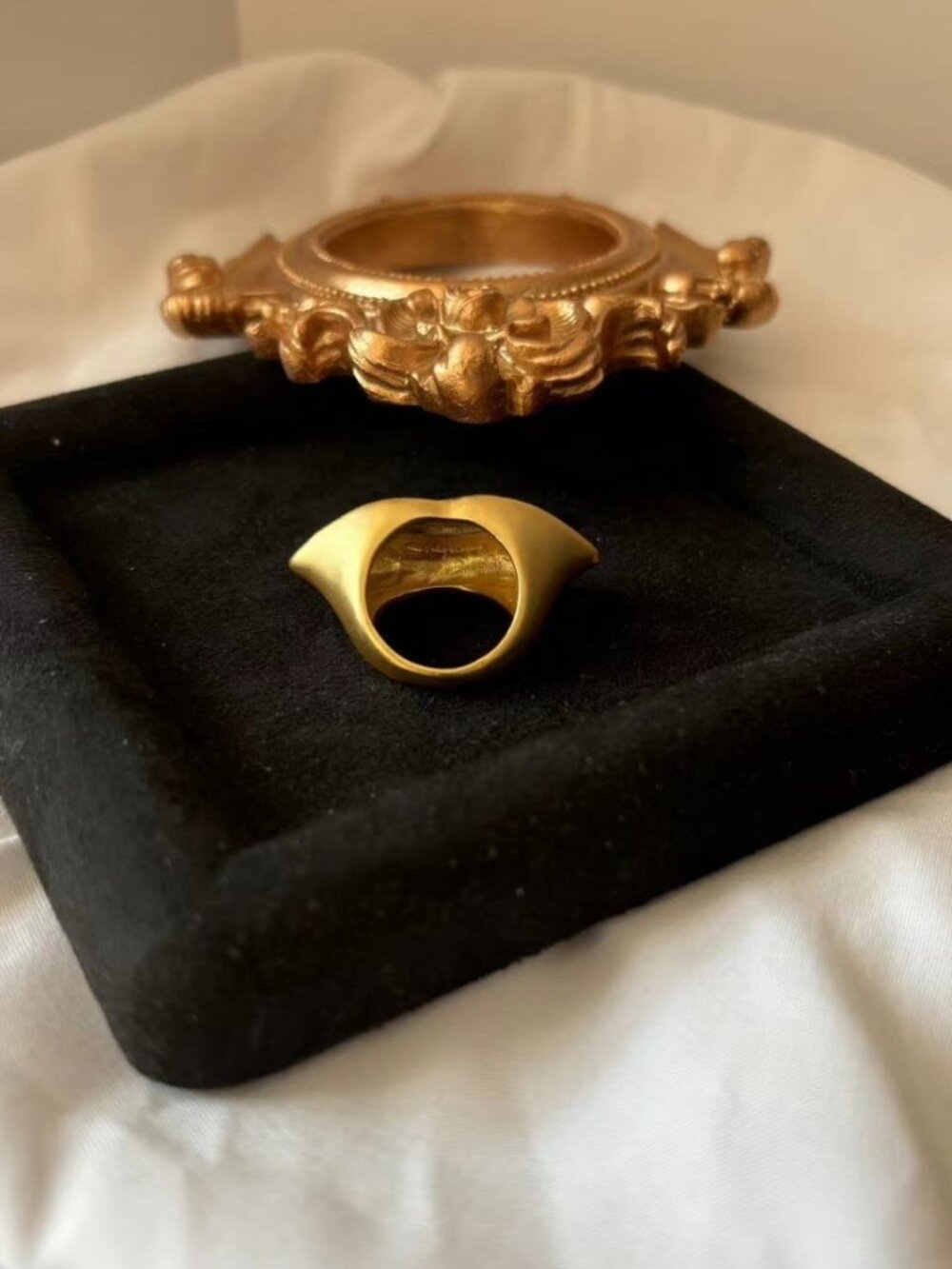 Schiaparelli Pouty Lips Ring Size 7